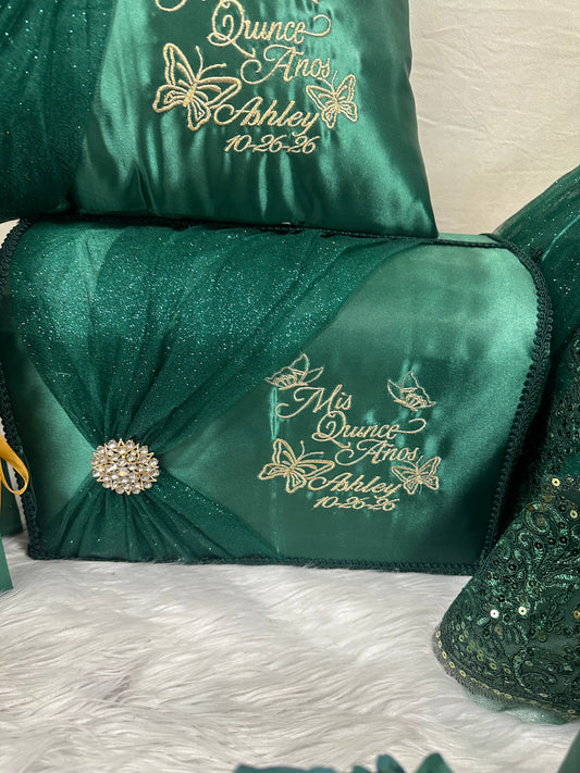 Quinceañera pillow set