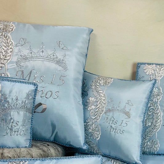 Quinceañera pillow set