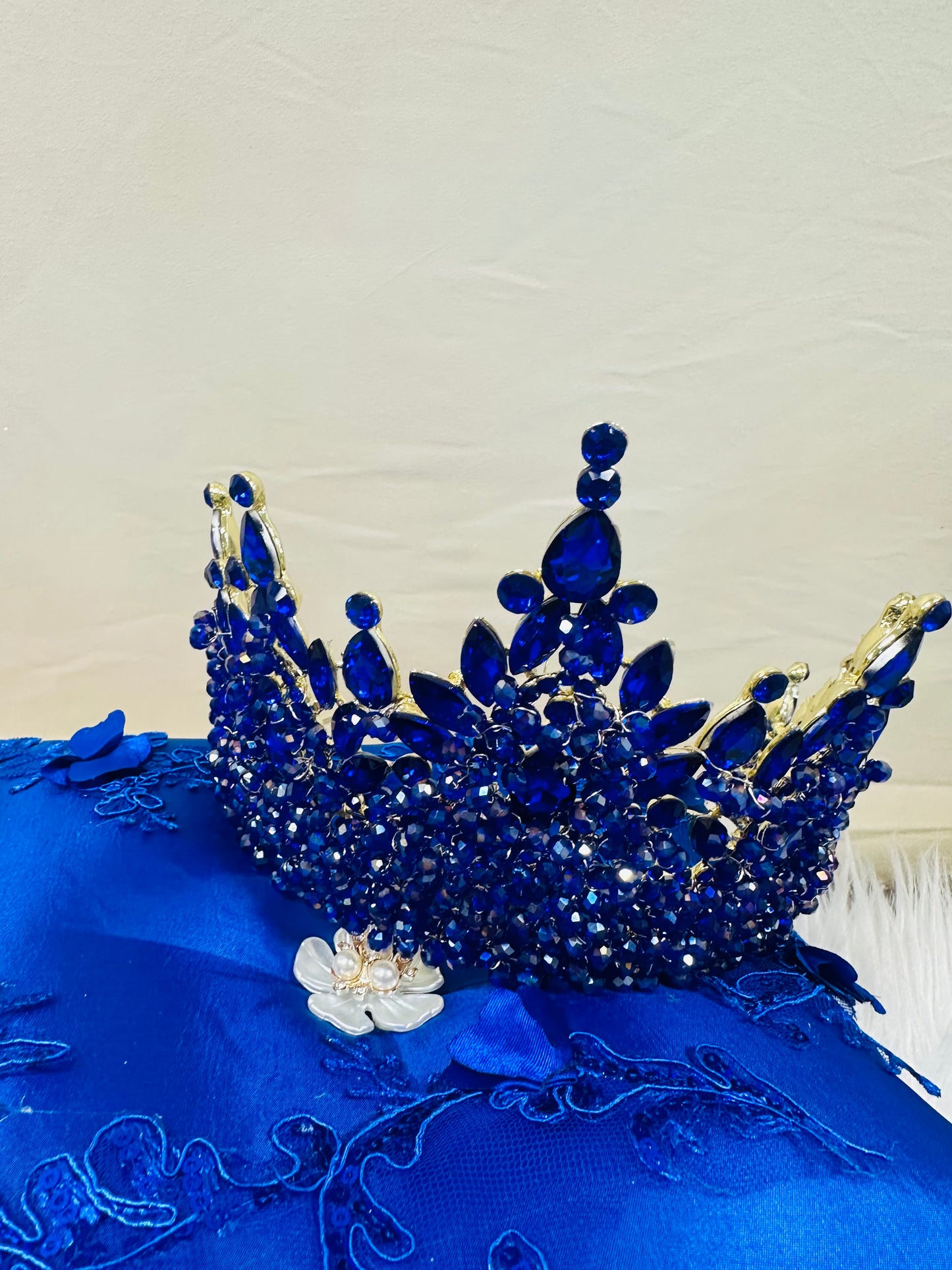 Crown 👑