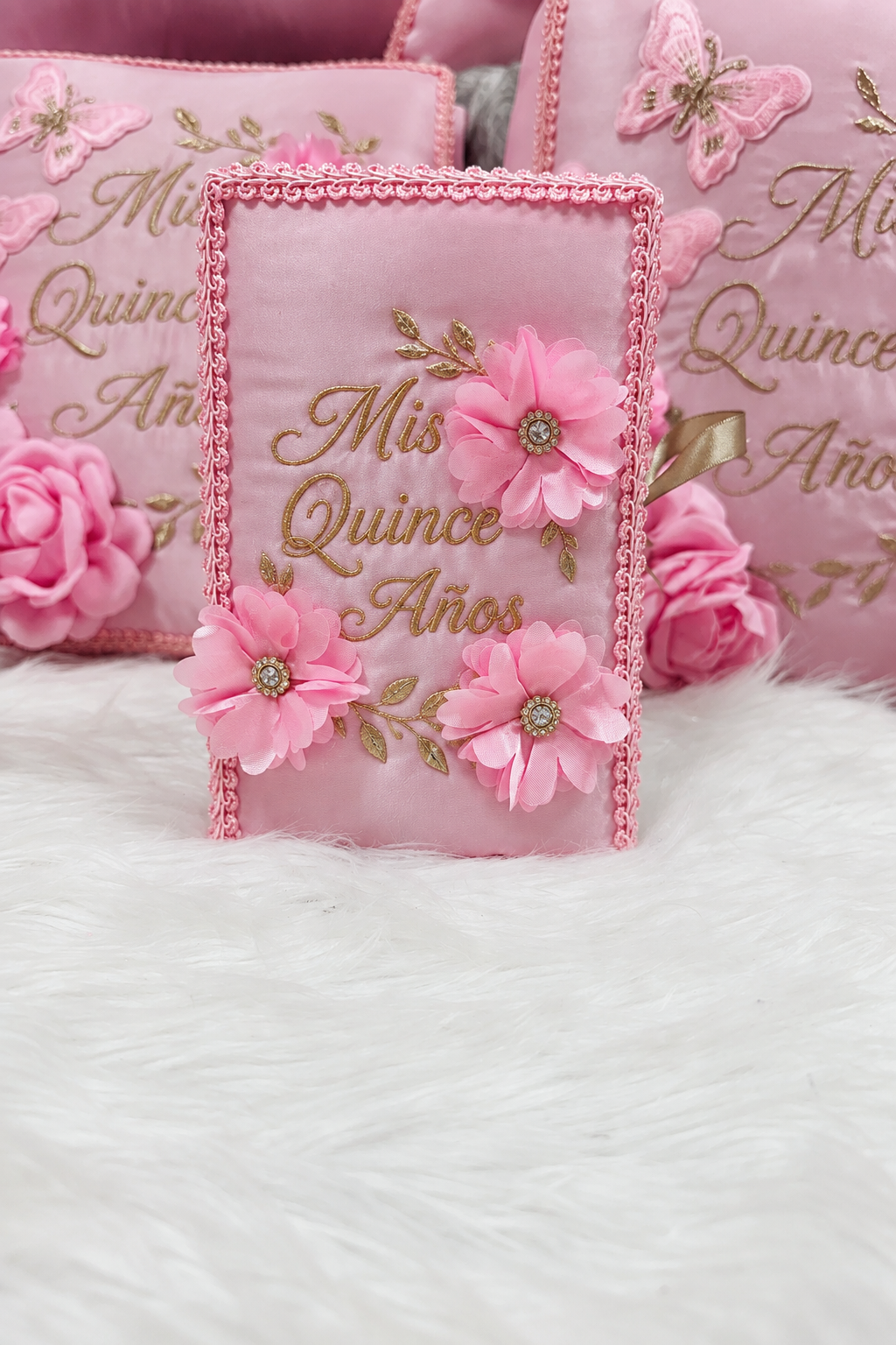 Quinceañera pillow set