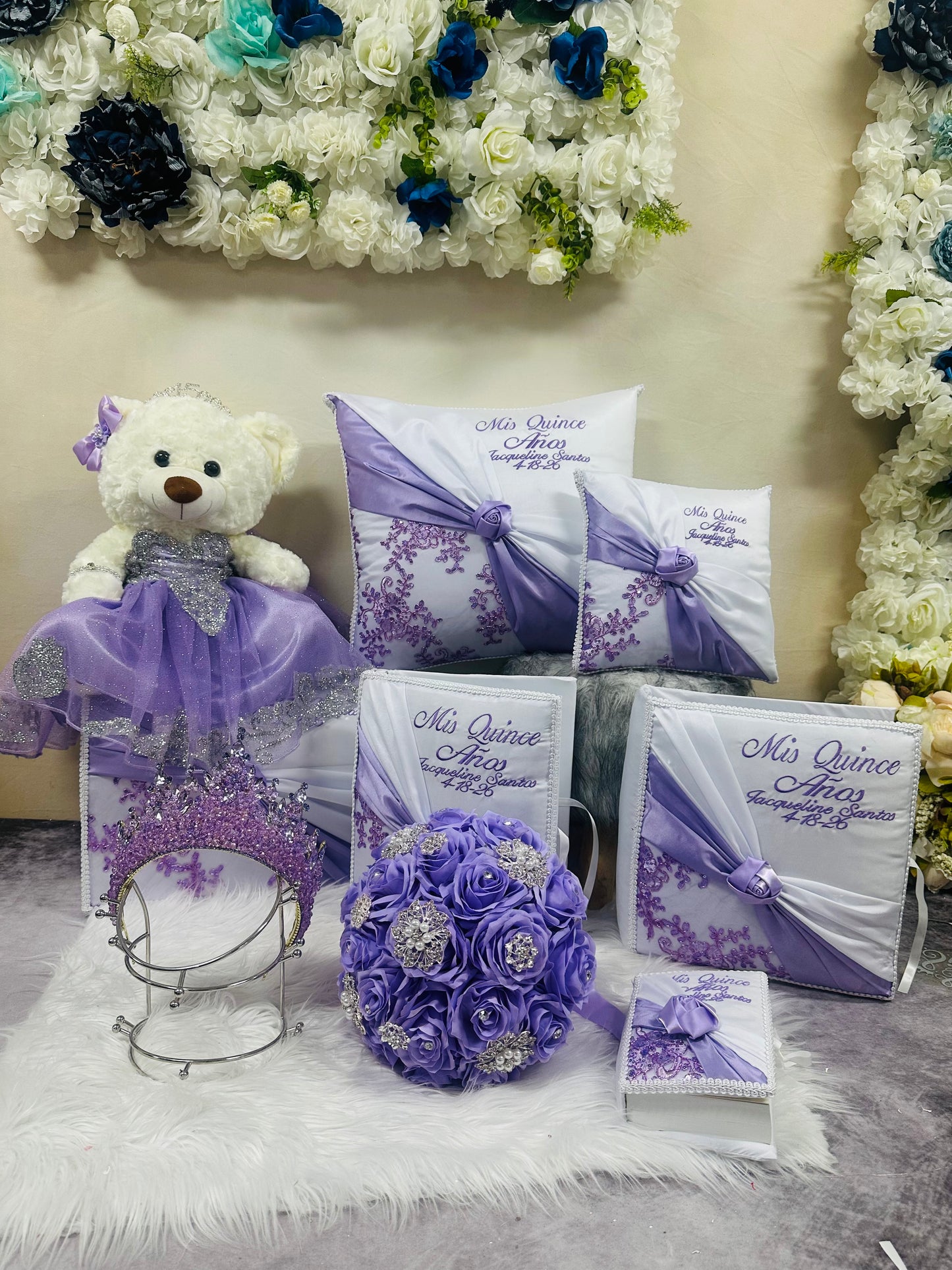 Quinceañera pillow set