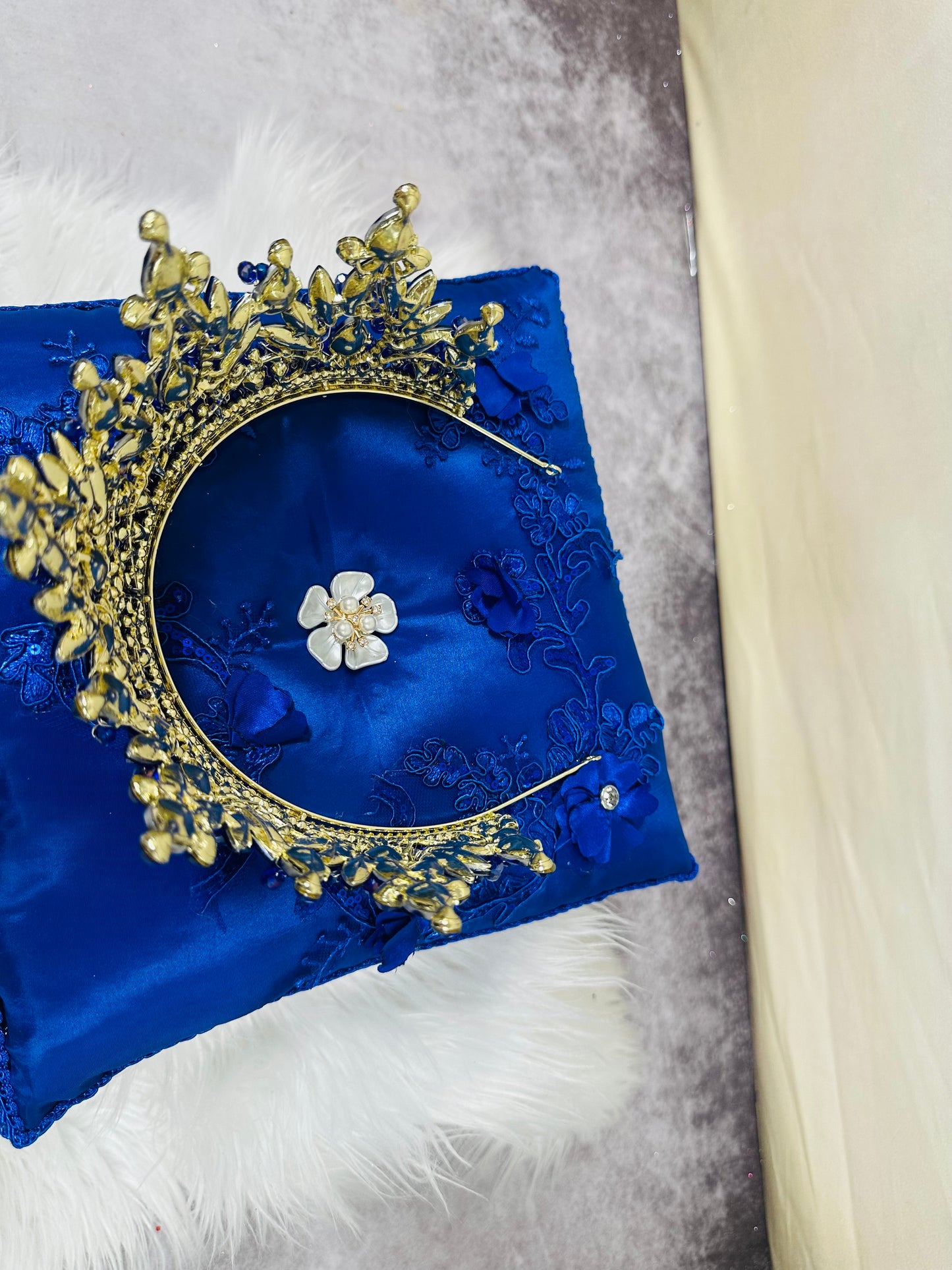Crown 👑