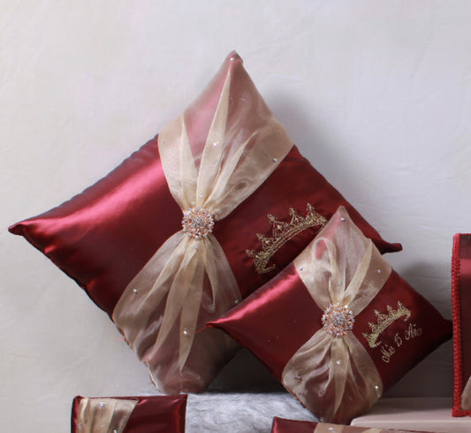 Quinceañera pillow set crown team