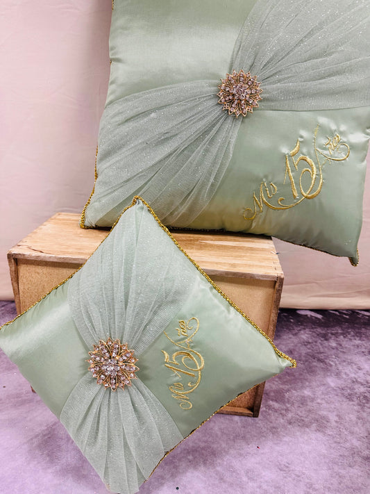 Quinceañera pillow set