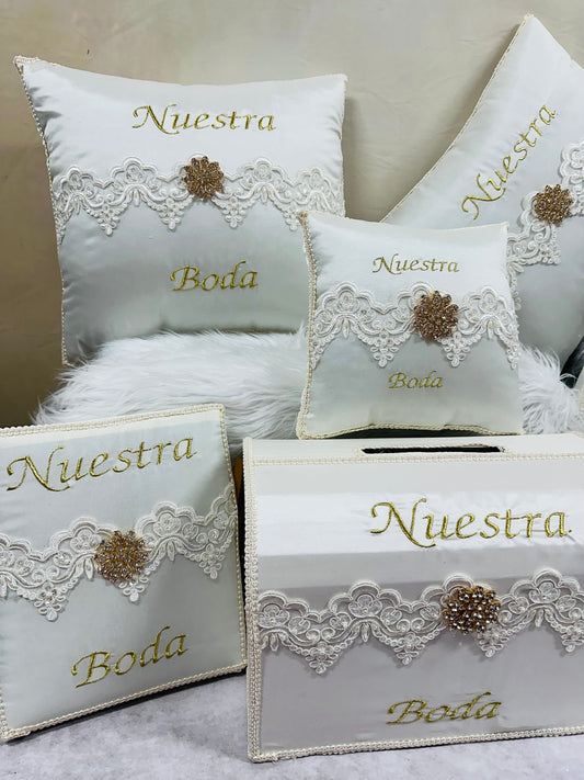 Wedding pillow set
