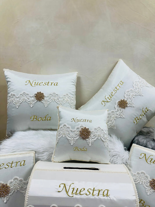 Wedding pillow set