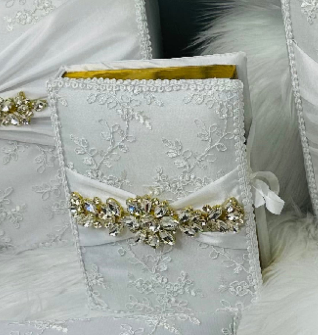 Wedding pillows set