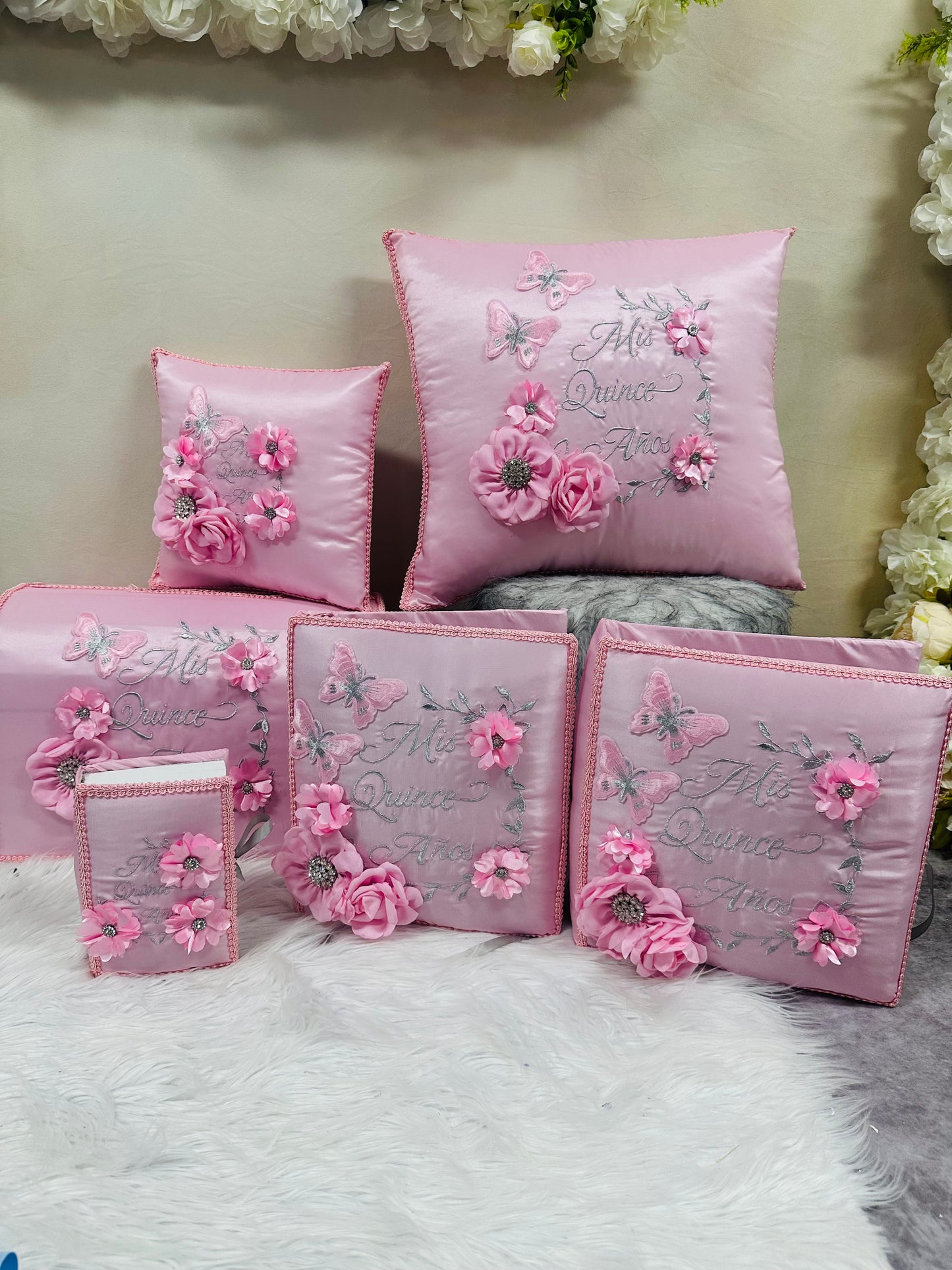Quinceañera pillow set