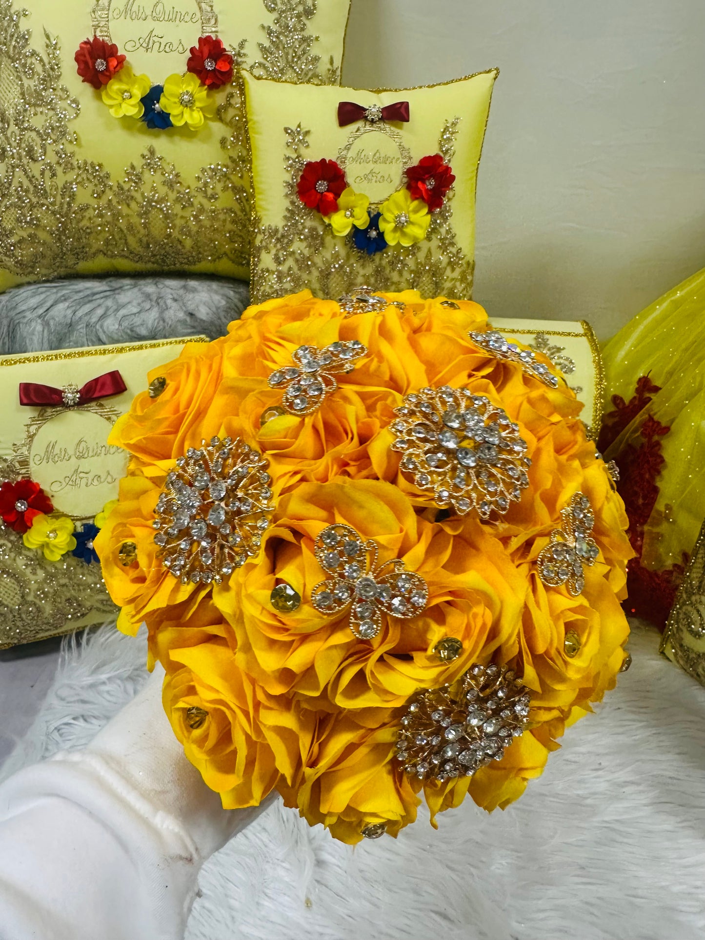 Bell quinceañera pillow set