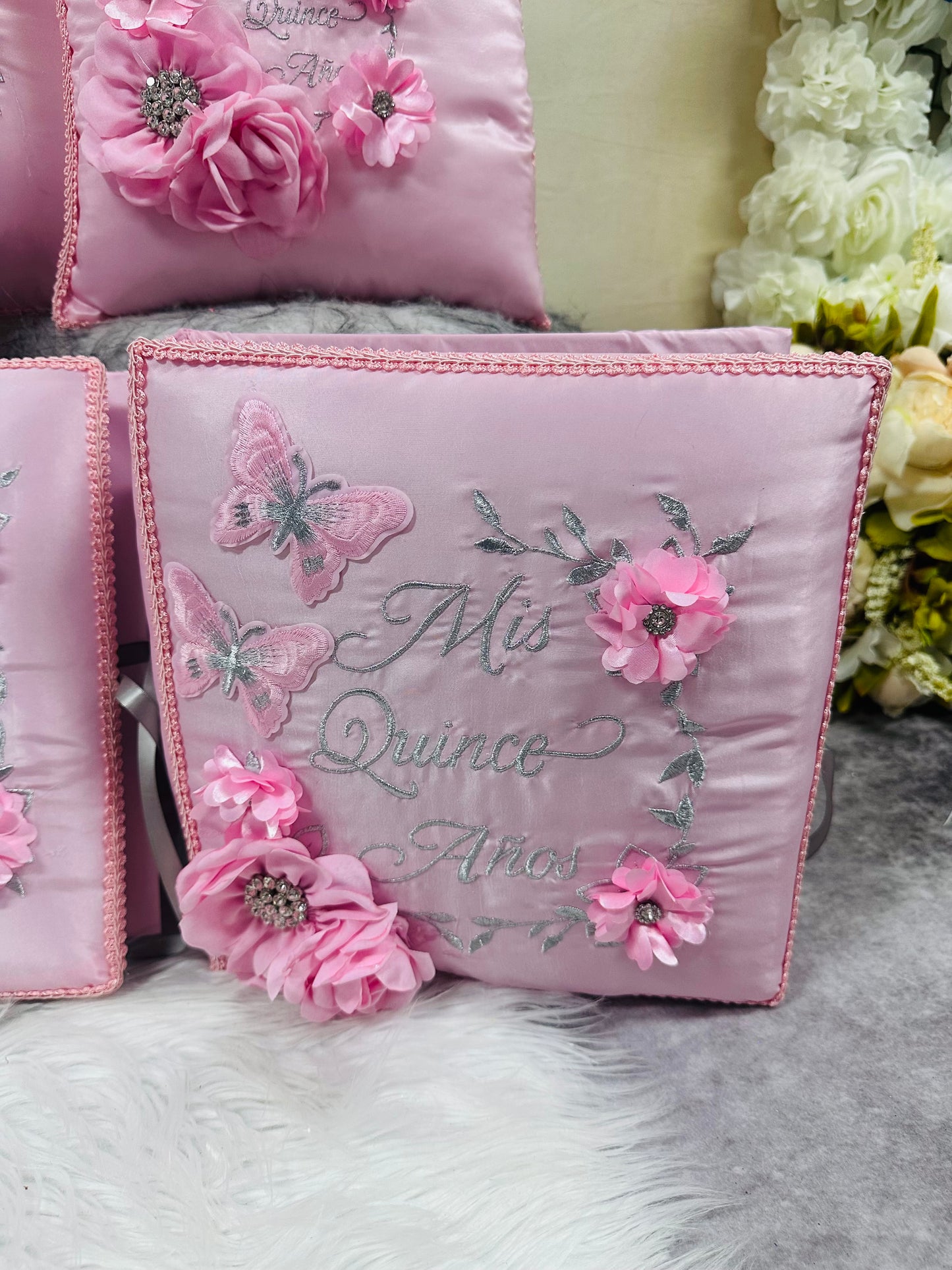 Quinceañera pillow set