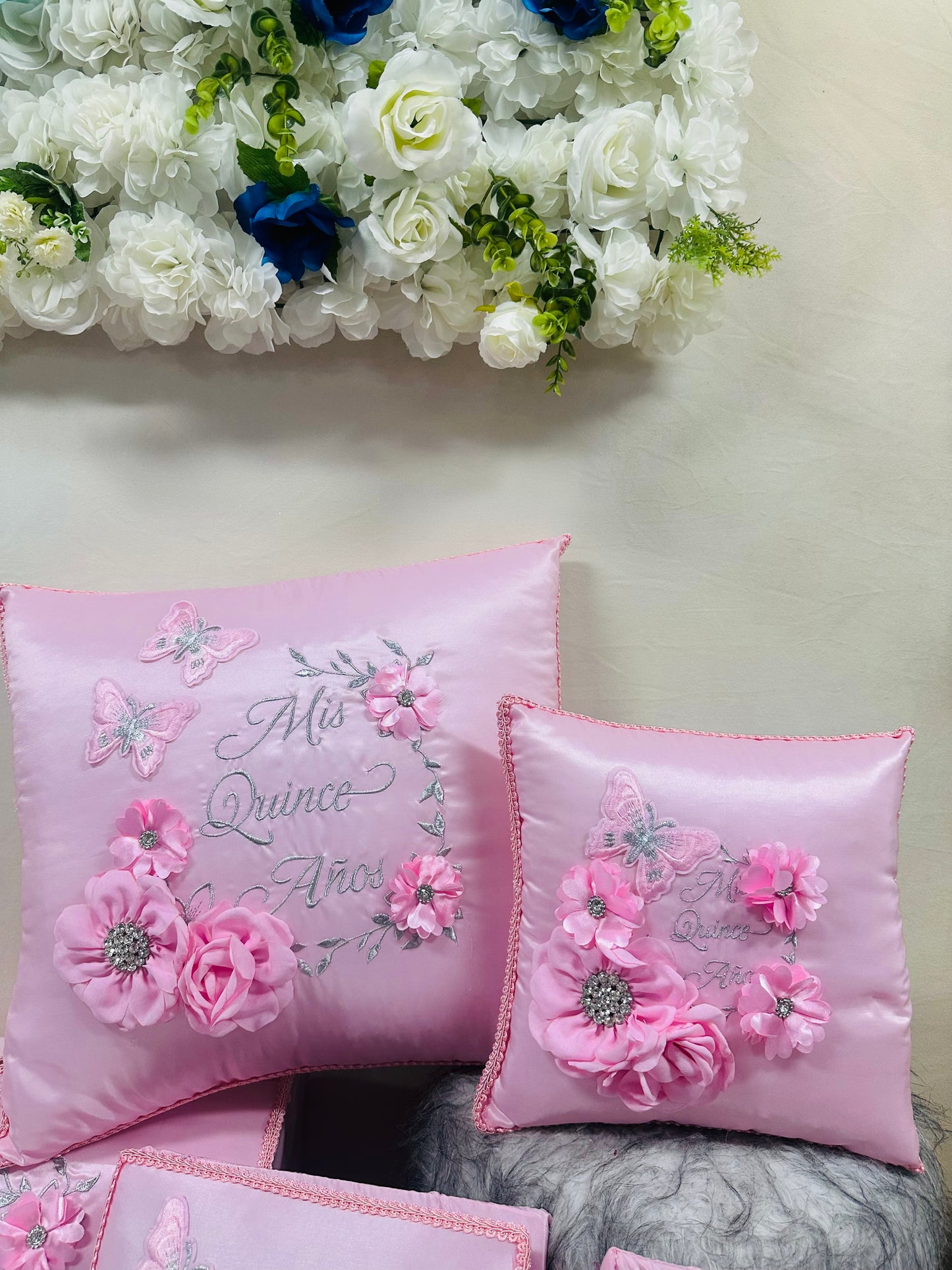 Quinceañera pillow set