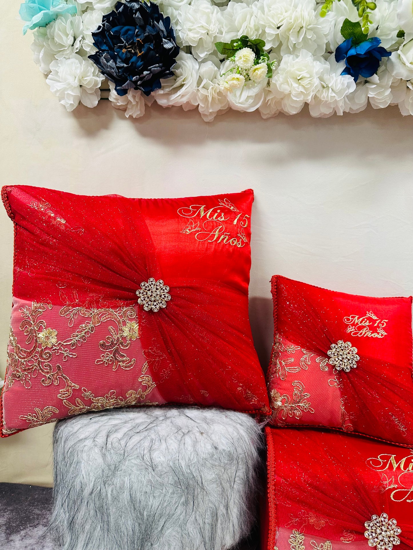 Quinceañera pillow set