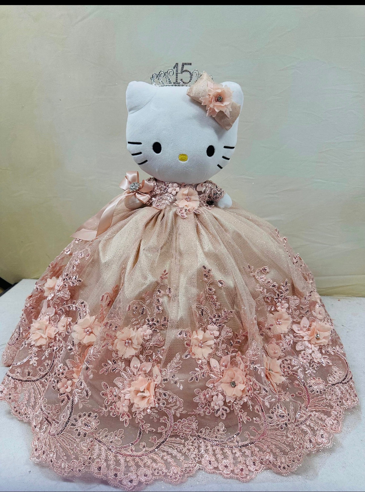 Quinceañera Hello kitty doll