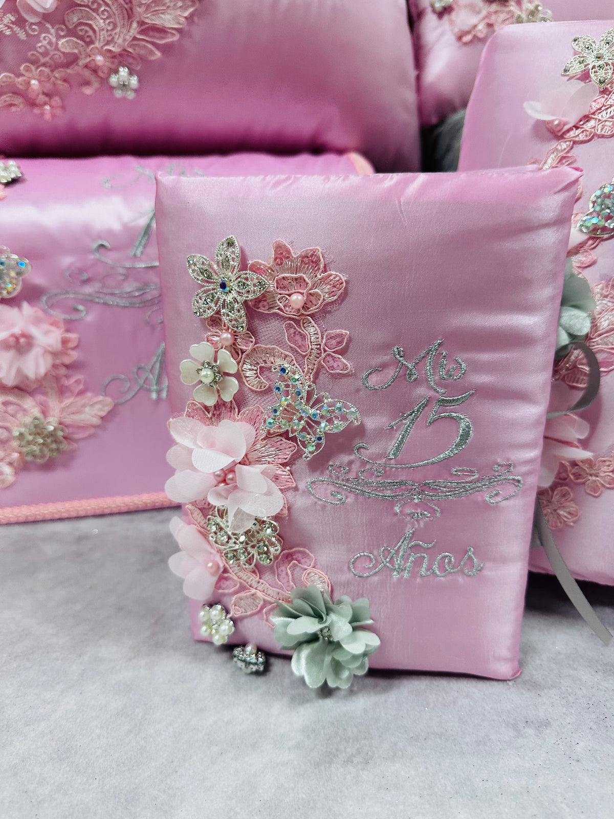 Quinceañera set