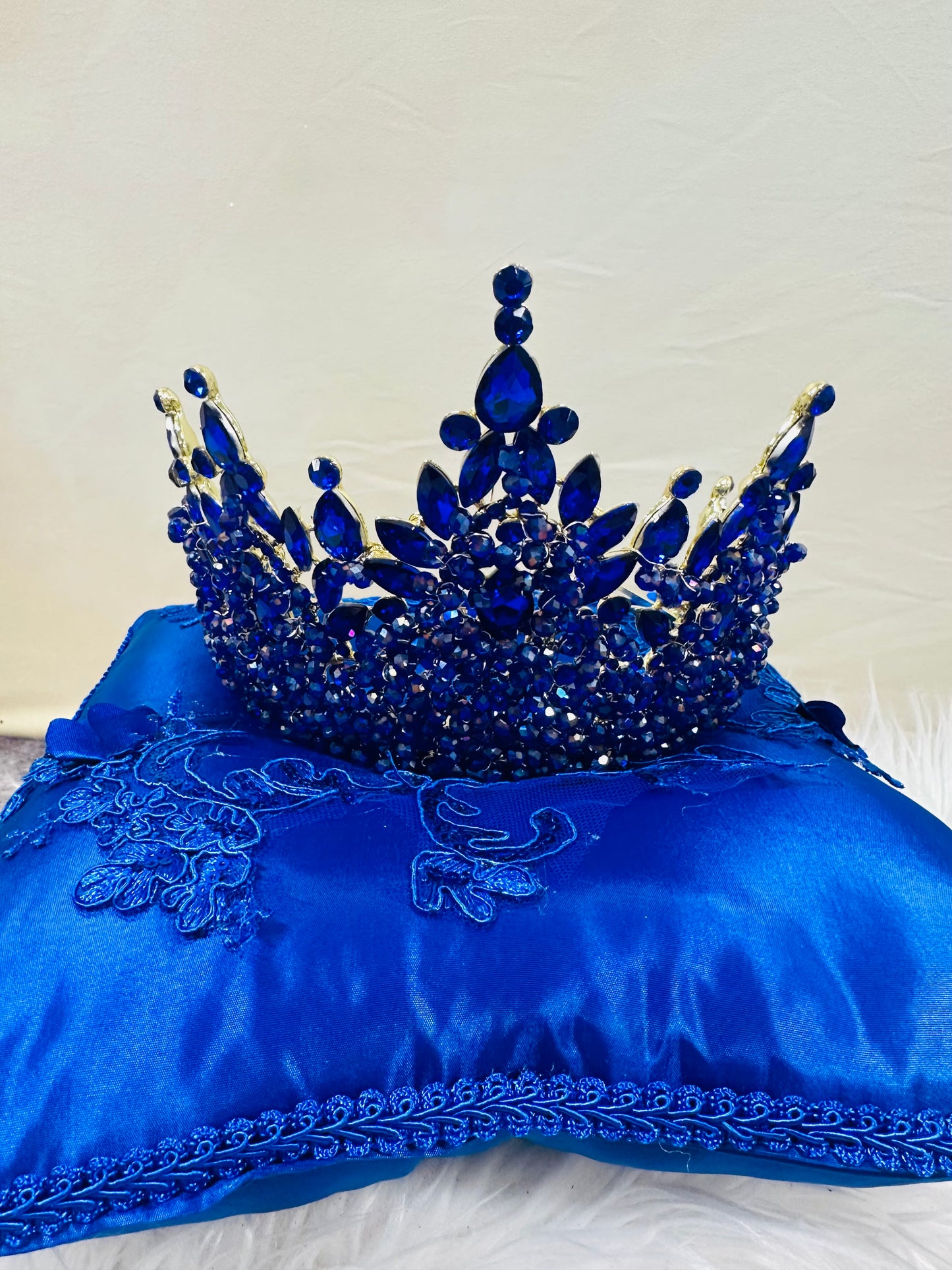 Crown 👑
