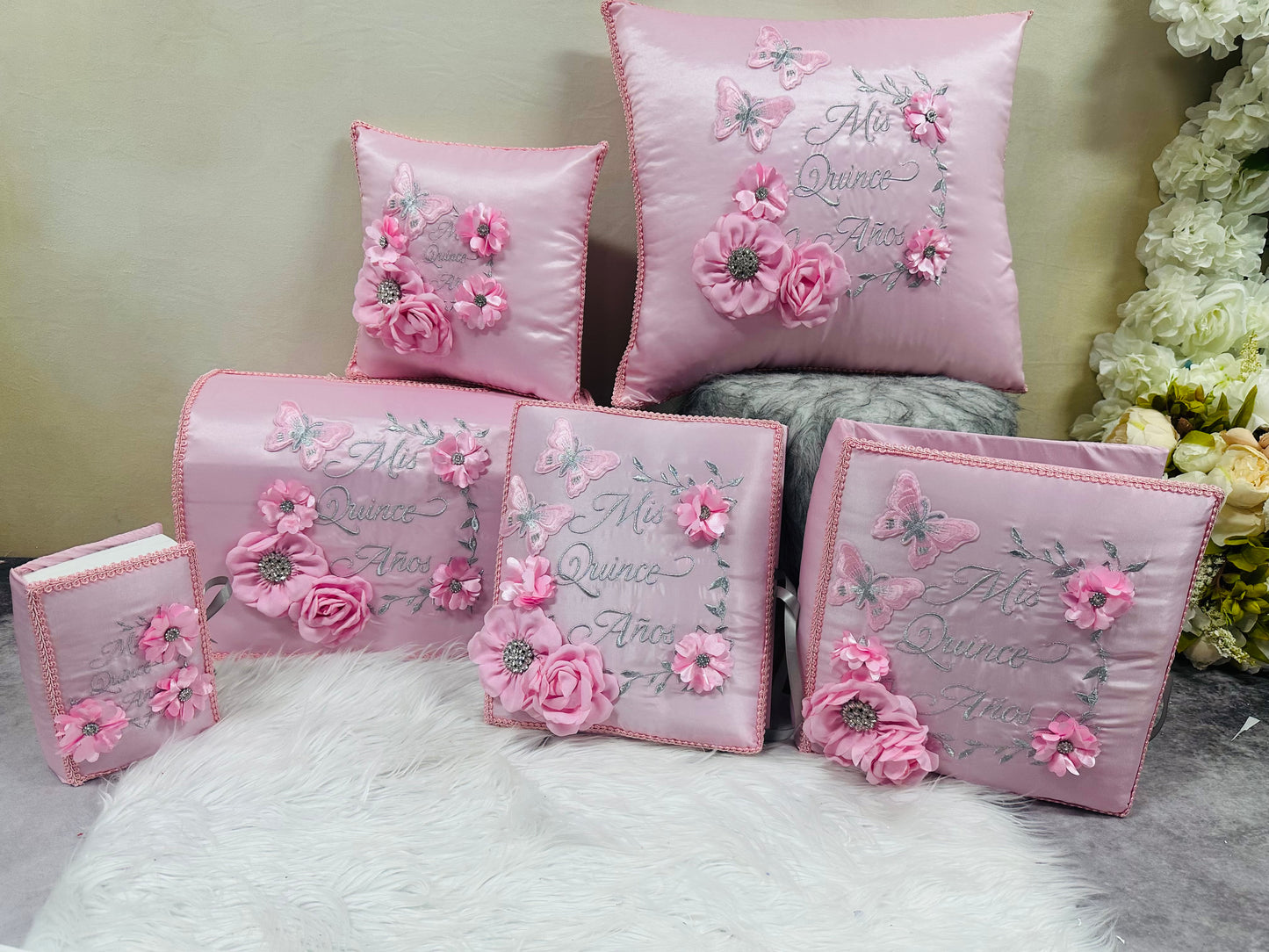 Quinceañera pillow set