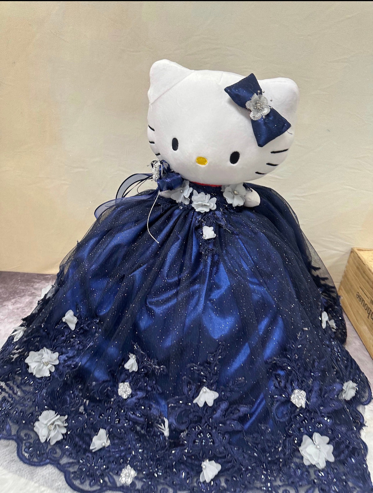 Quinceañera Hello kitty doll