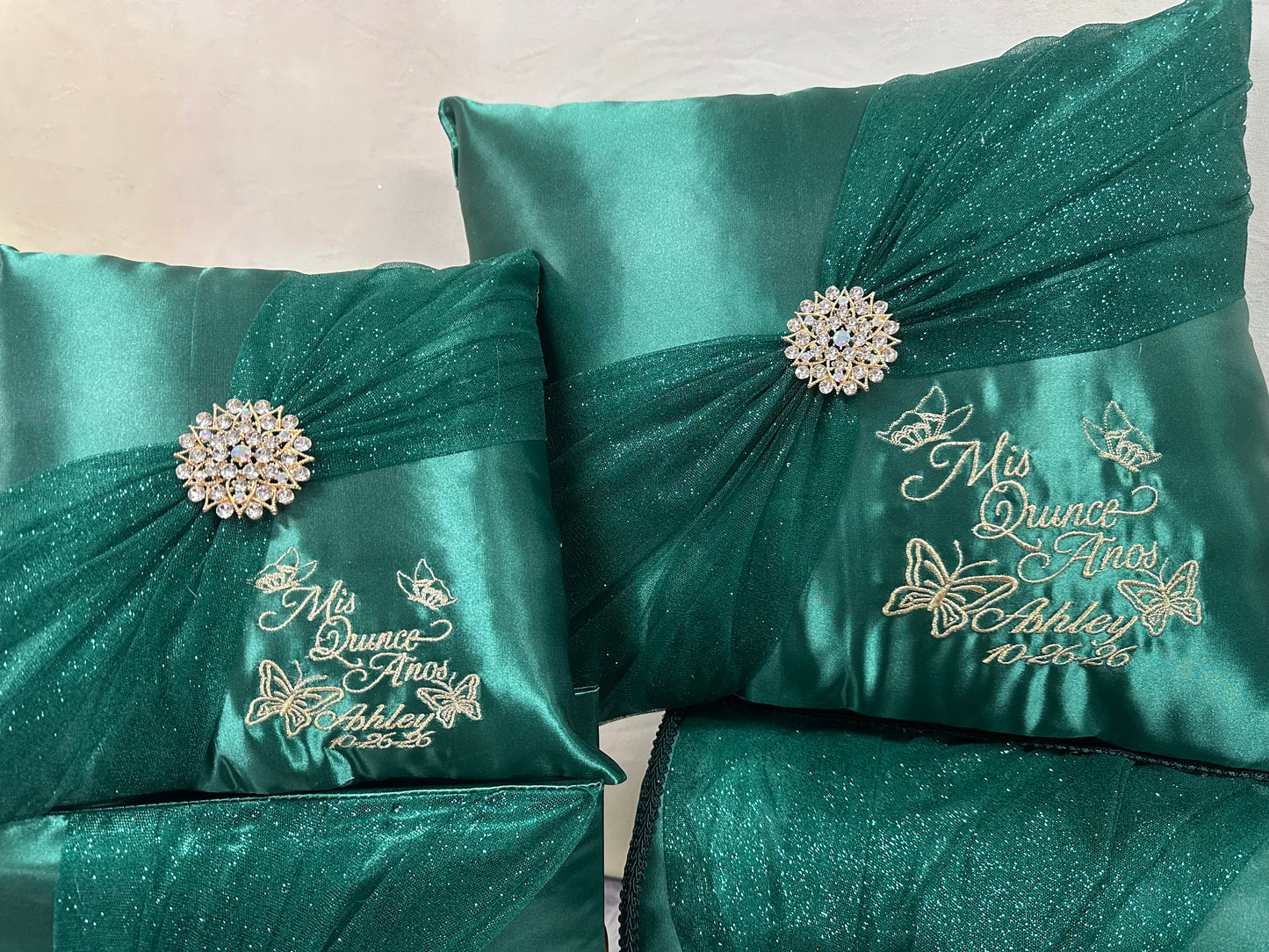 Quinceañera pillow set