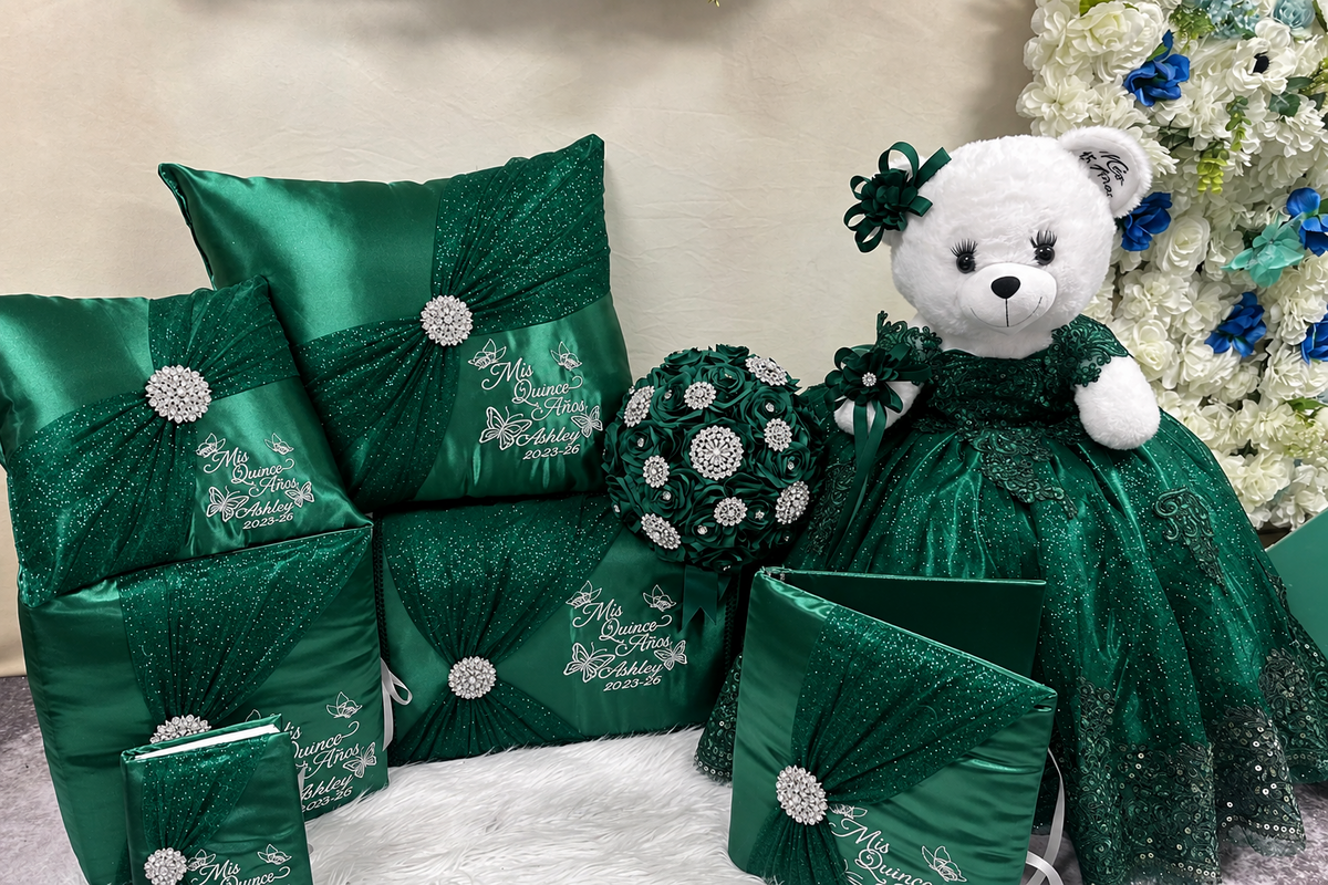 Quinceañera pillow set