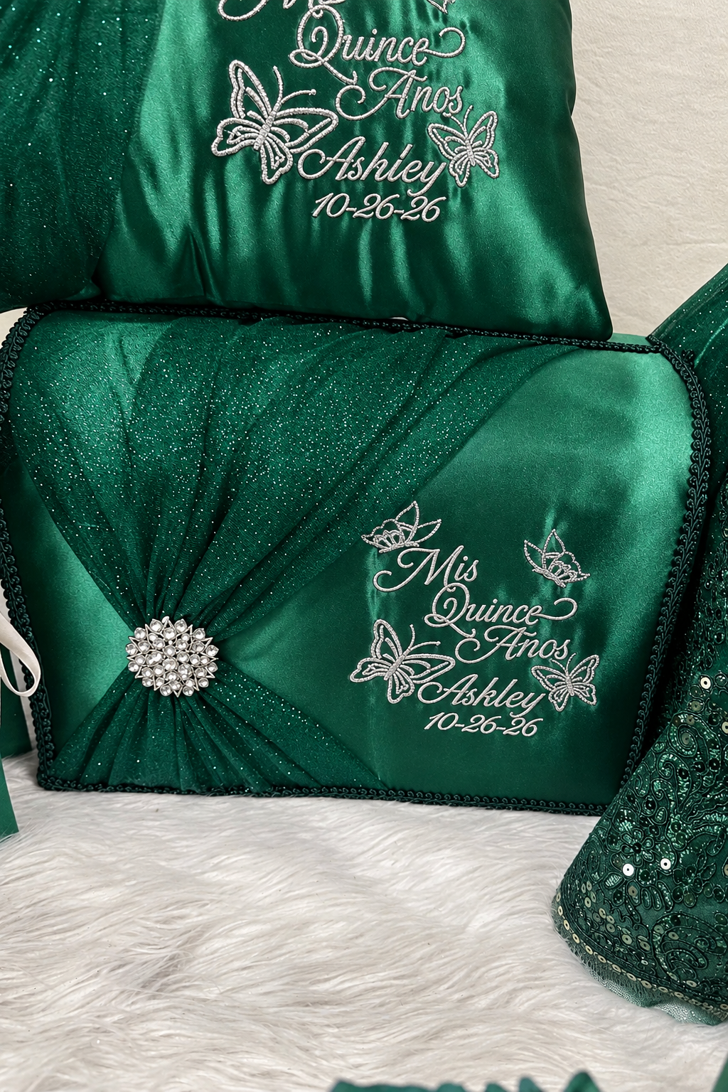 Quinceañera pillow set