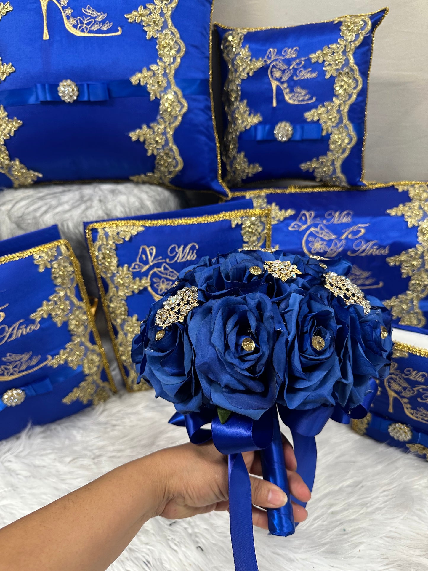 Quinceañera pillow set