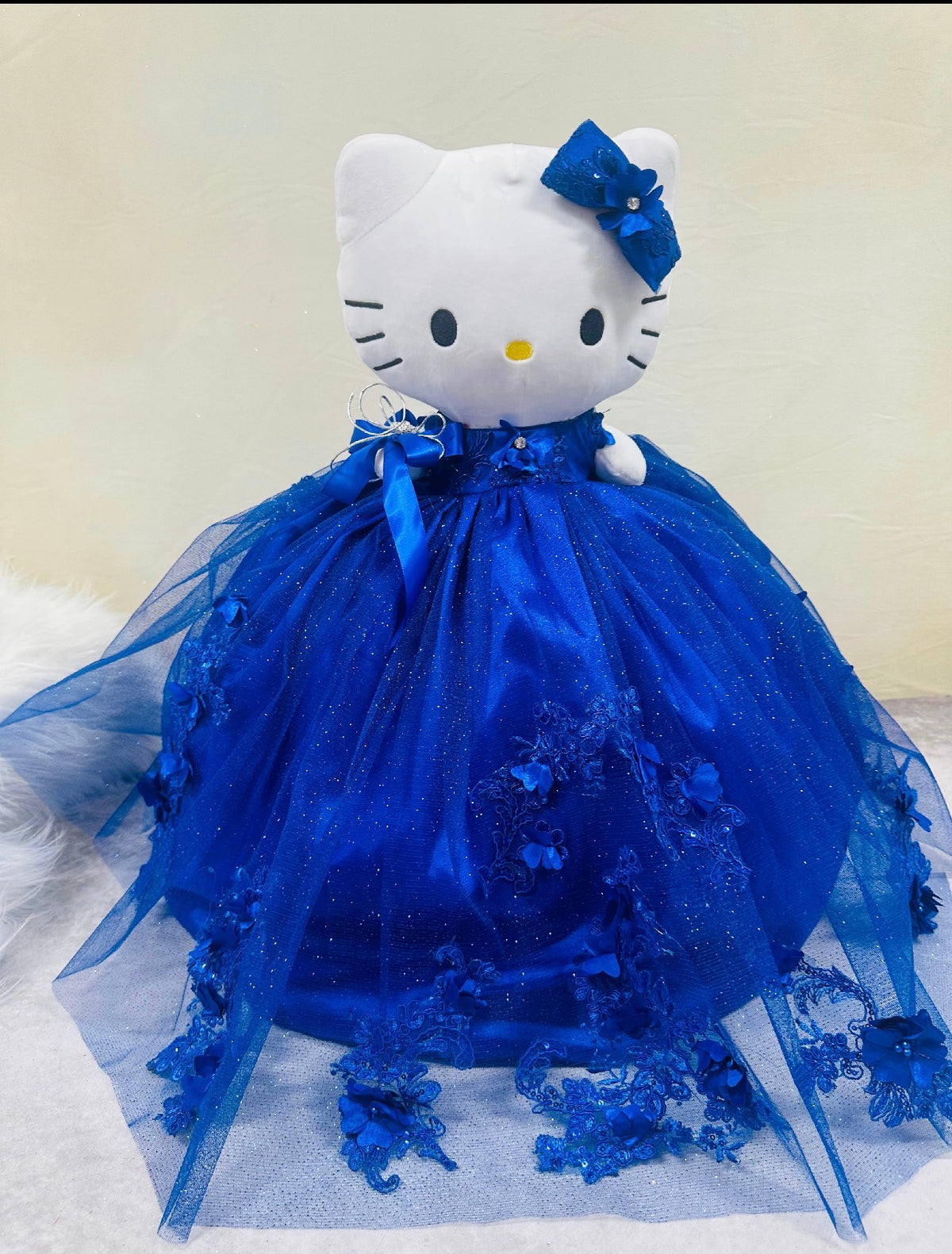 Quinceañera Hello kitty doll