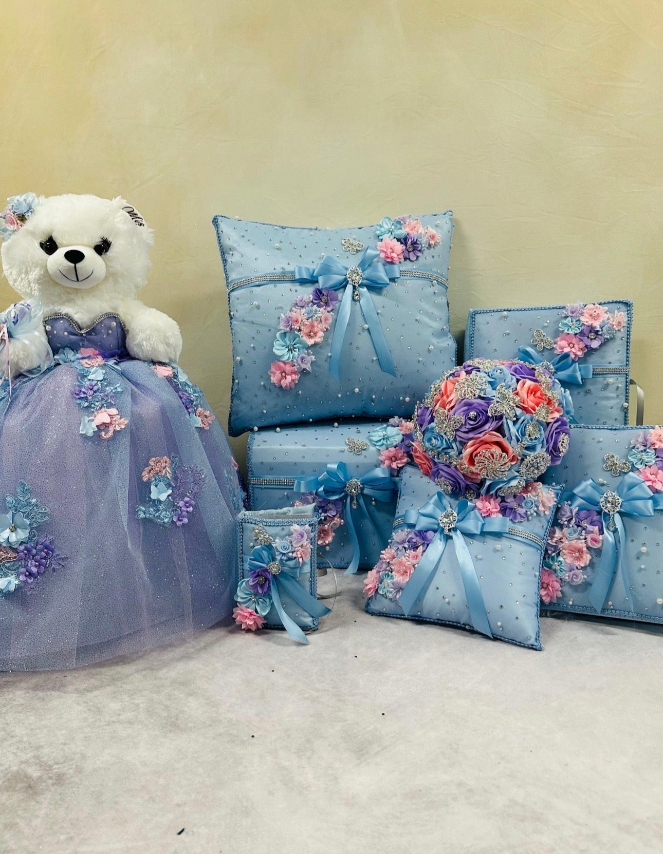 Quinceañera pillow set
