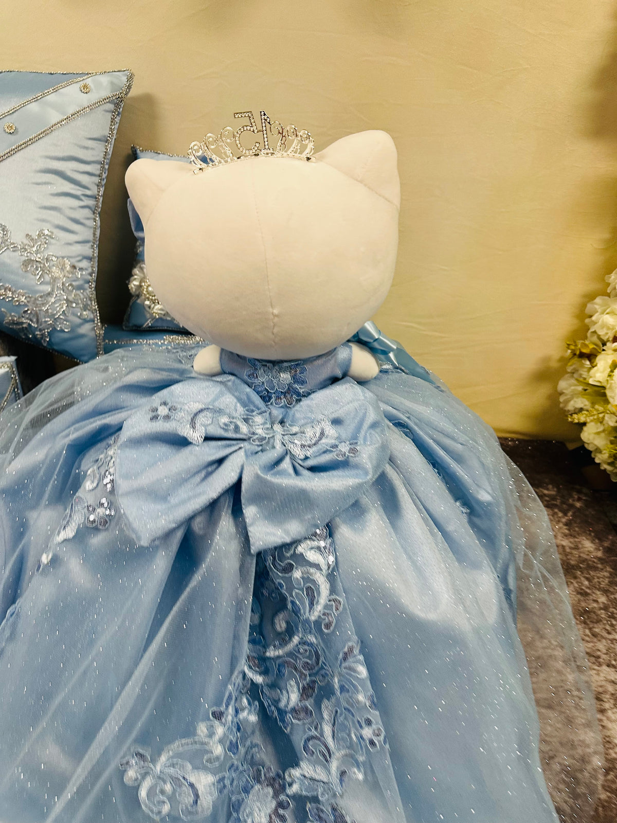 Hello kitty quince doll