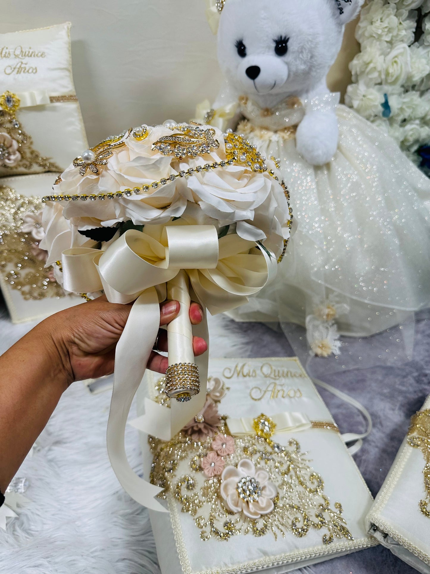 Quinceañera pillow set