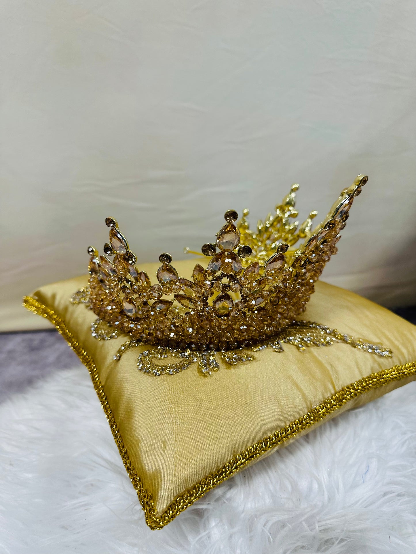 Crown 👑