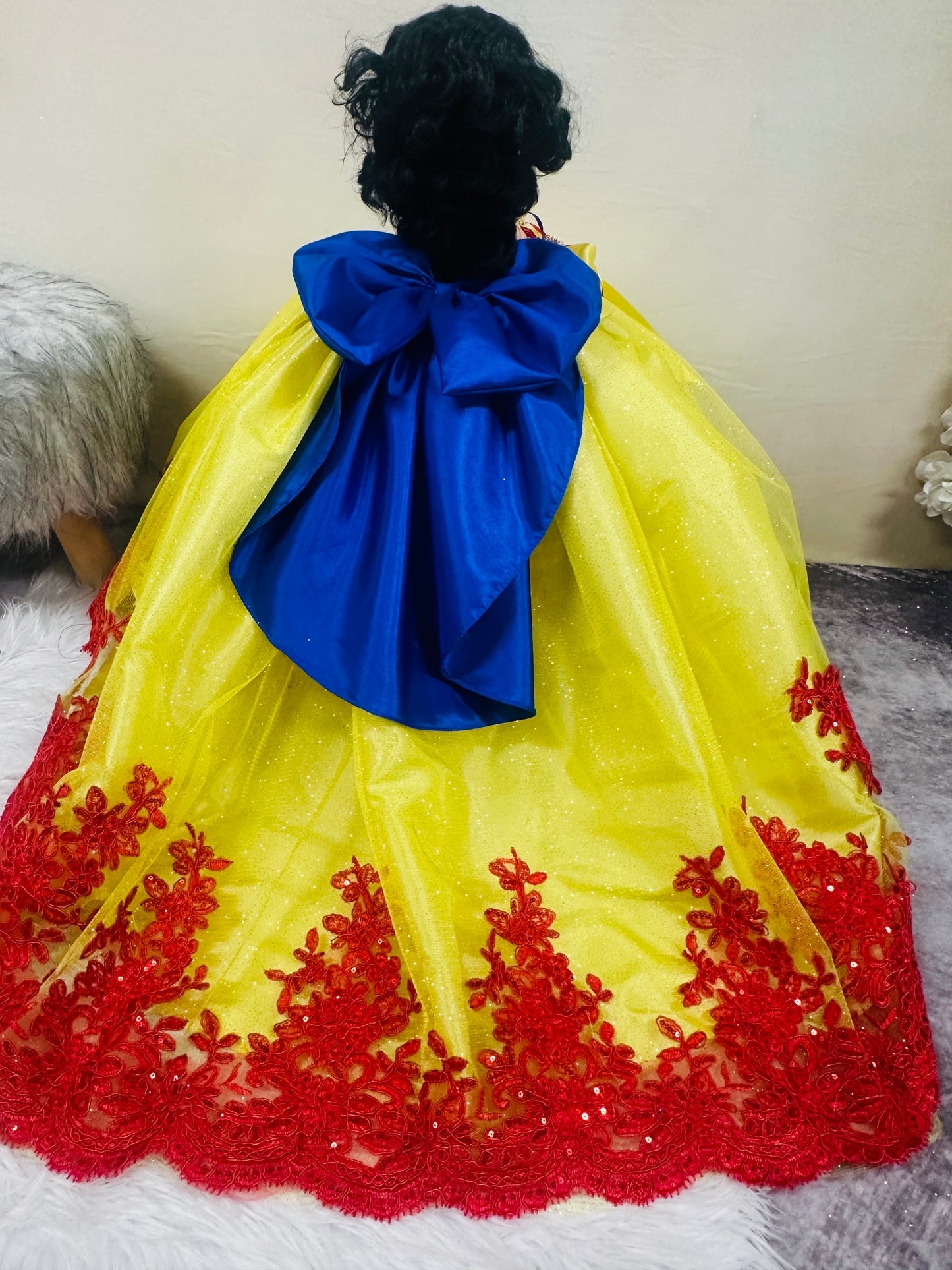 Bell quinceañera pillow set