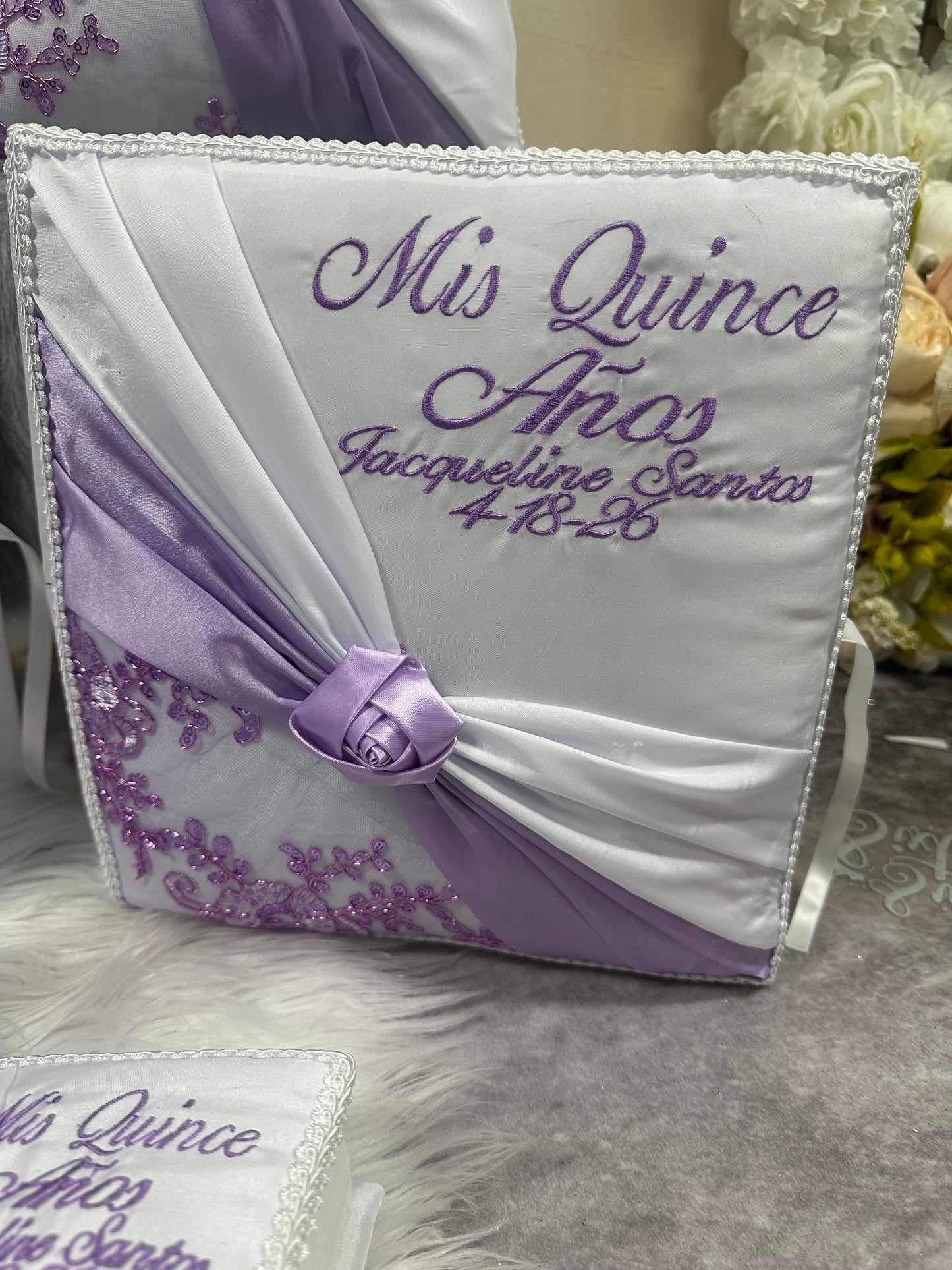 Quinceañera pillow set