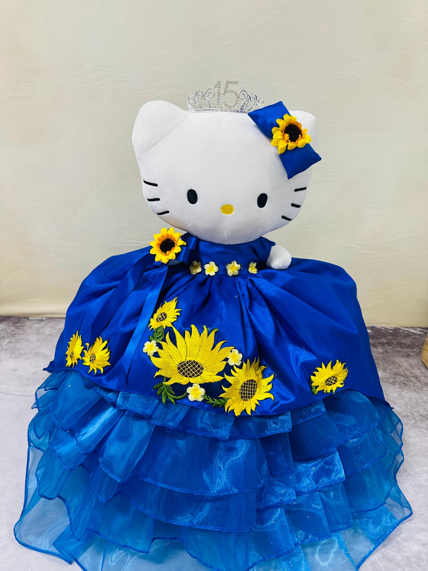 Hello kitty charra