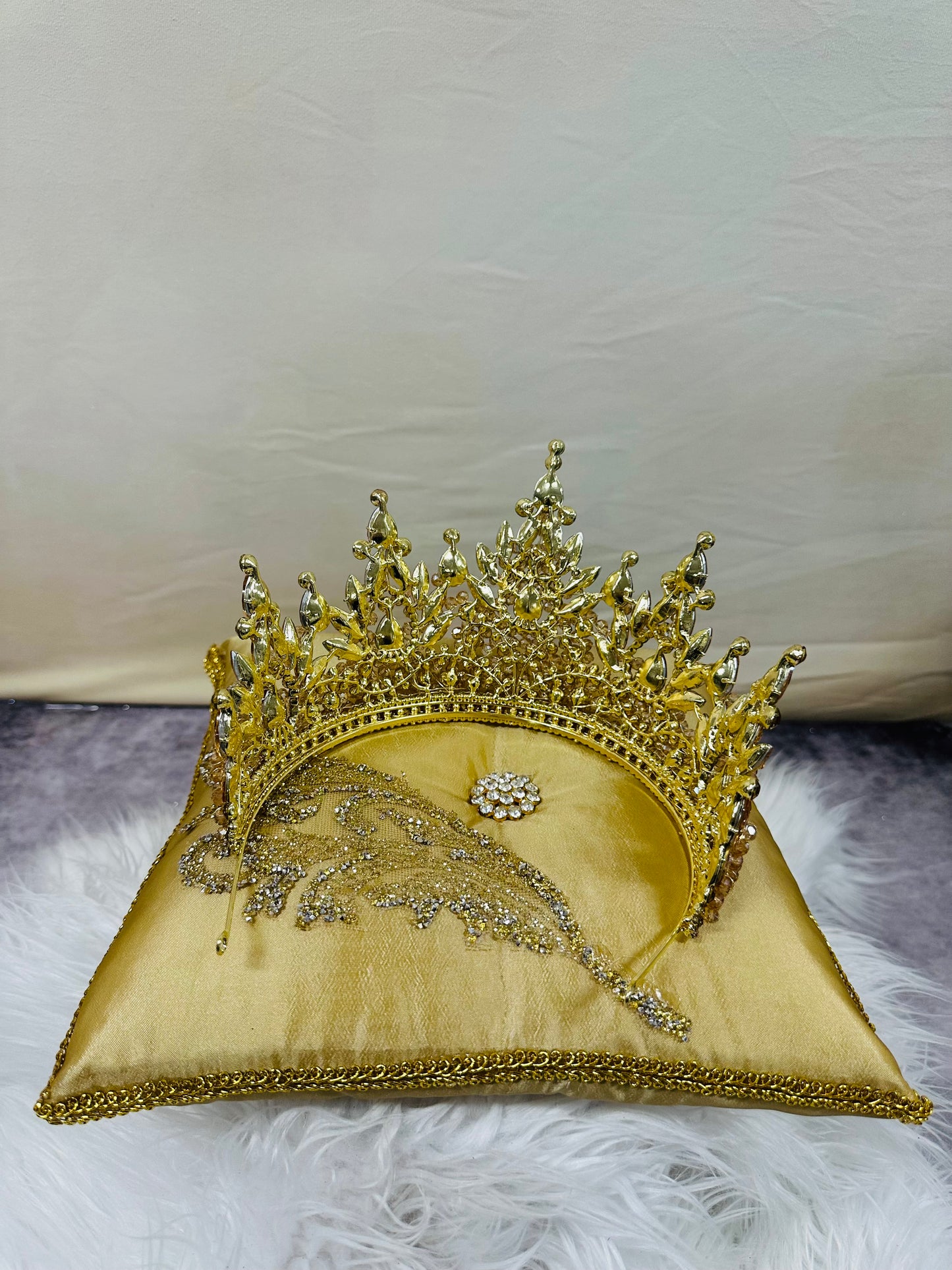 Crown 👑