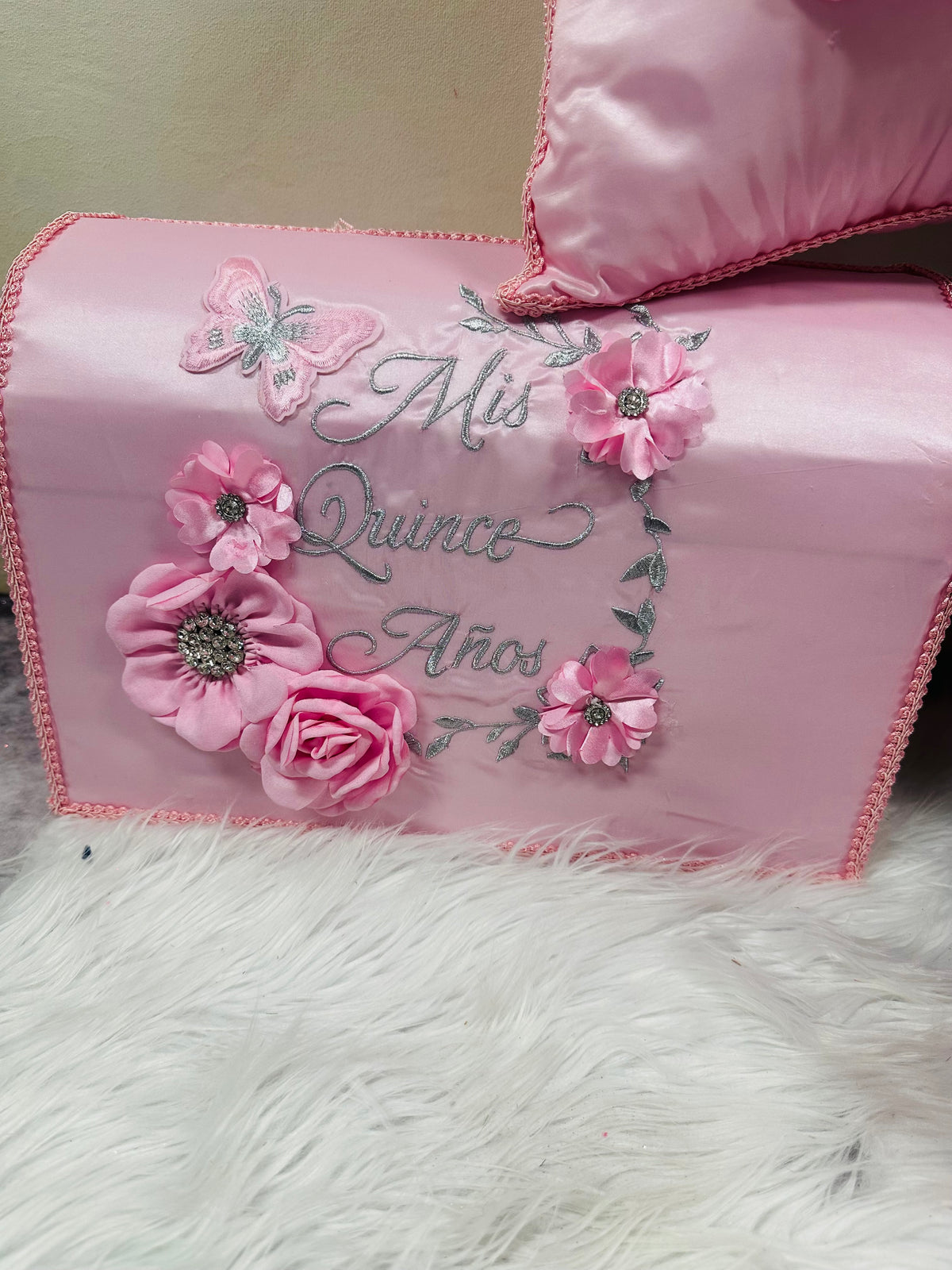 Quinceañera pillow set