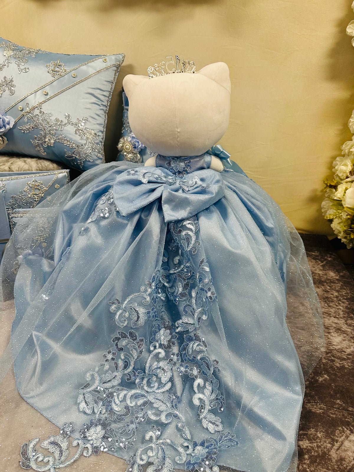 Hello kitty quince doll