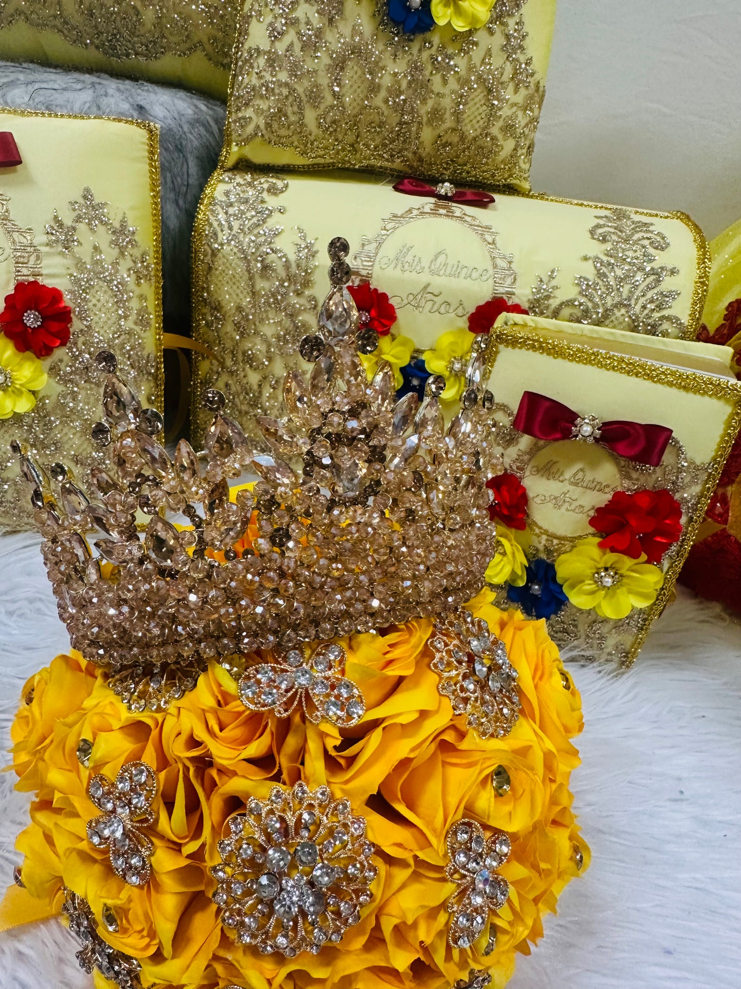 Bell quinceañera pillow set