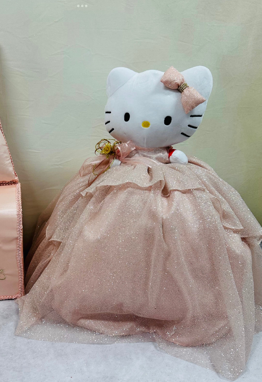 Quinceañera hello kitty pillow set