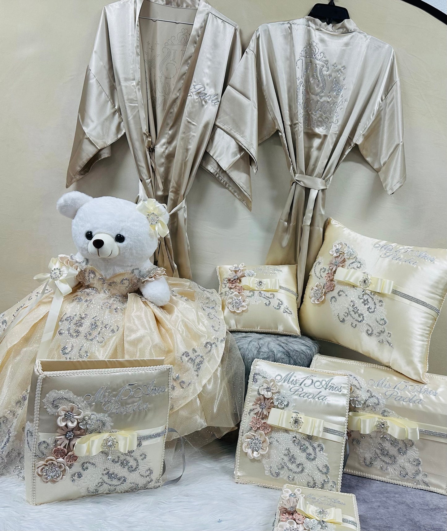 Quinceañera pillow set