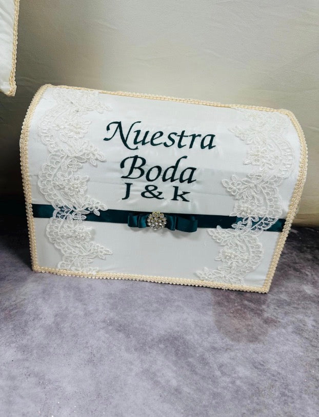 Wedding pillows set
