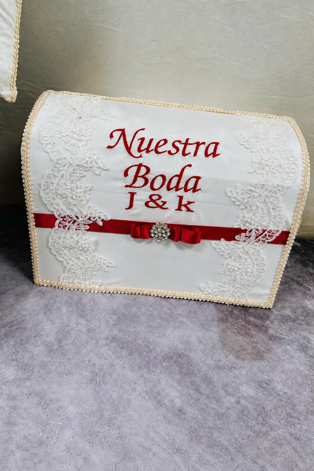 Wedding pillows set