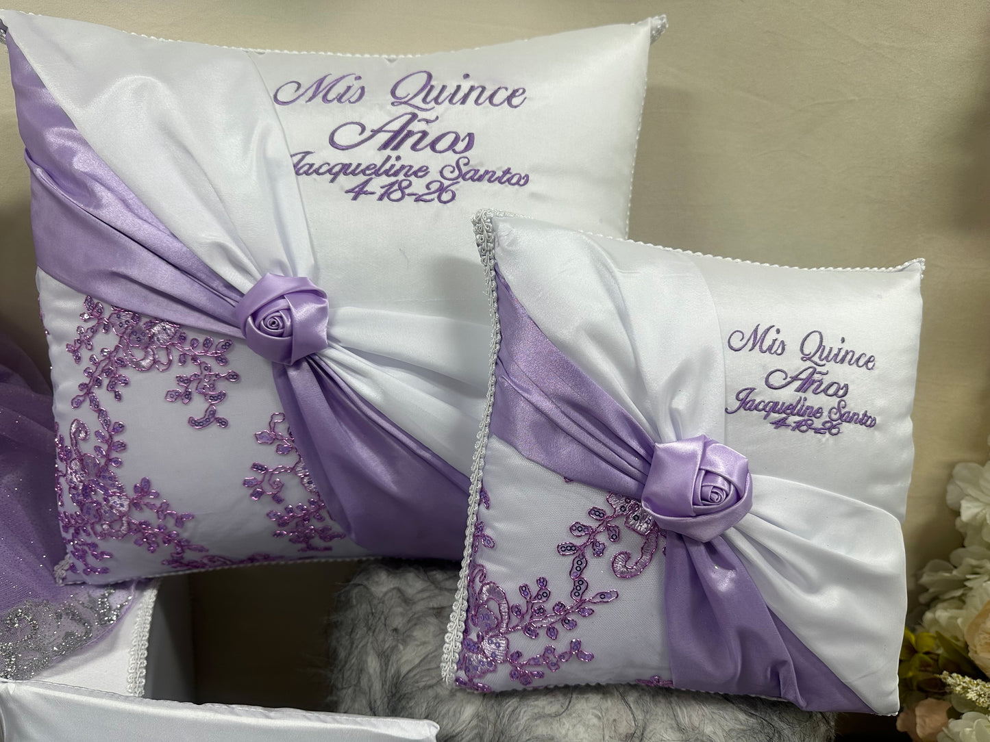 Quinceañera pillow set