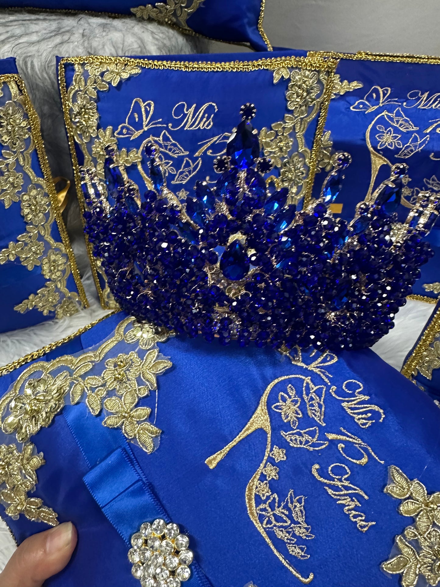 Quinceañera pillow set