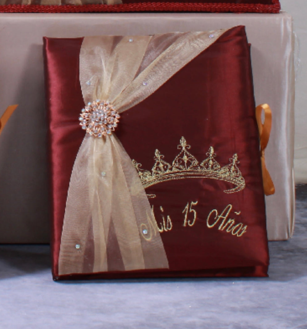 Quinceañera pillow set crown team