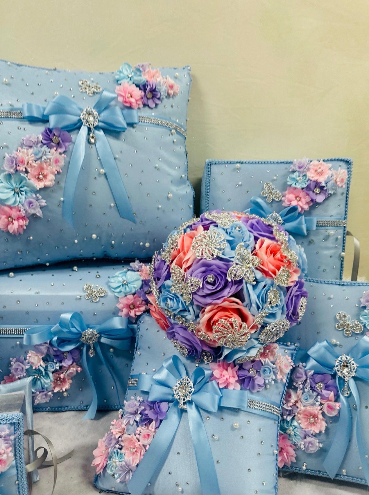 Quinceañera pillow set