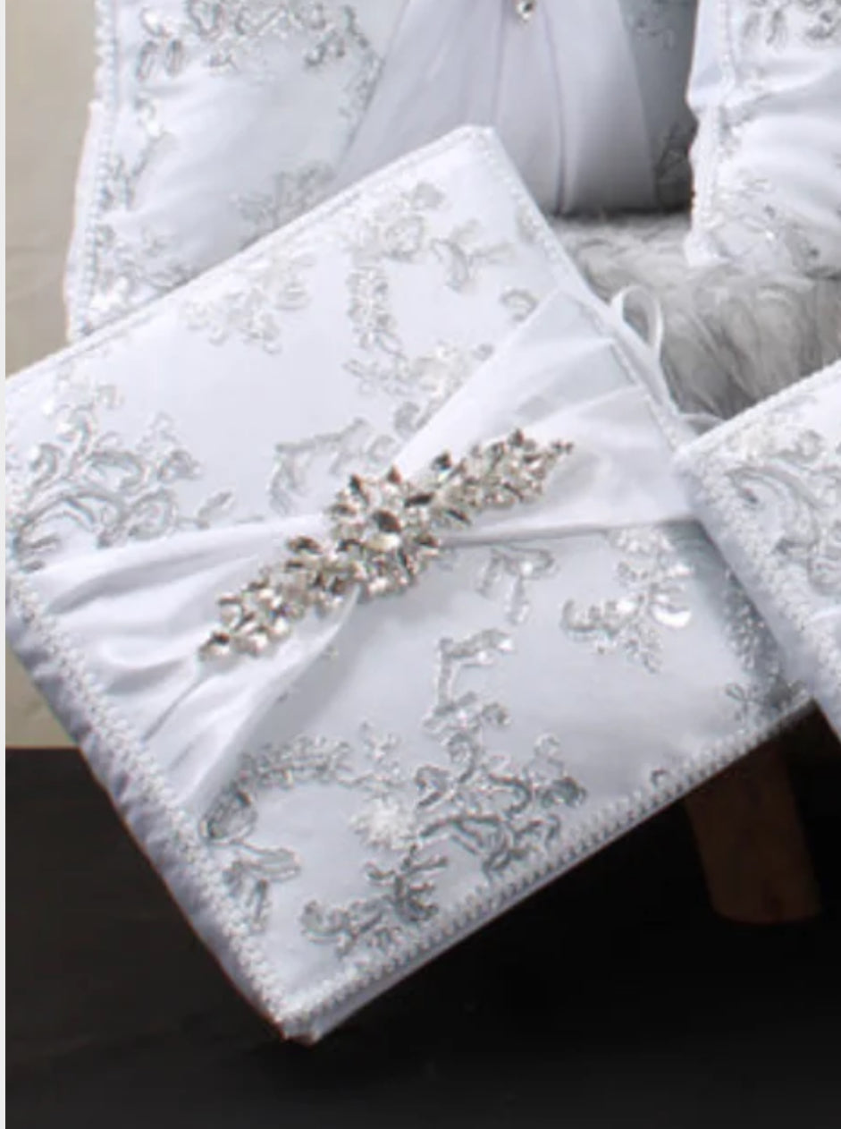 Wedding pillows set