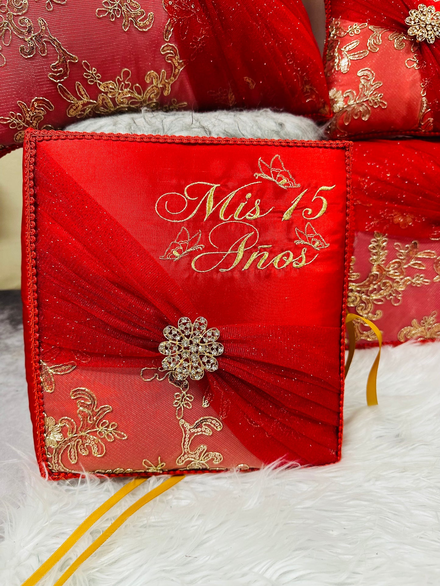 Quinceañera pillow set