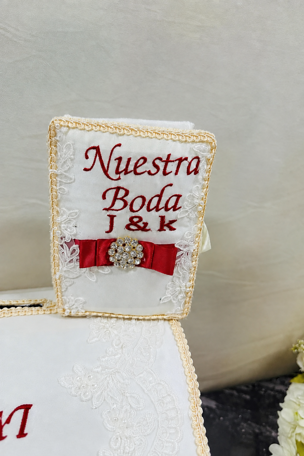 Wedding pillows set