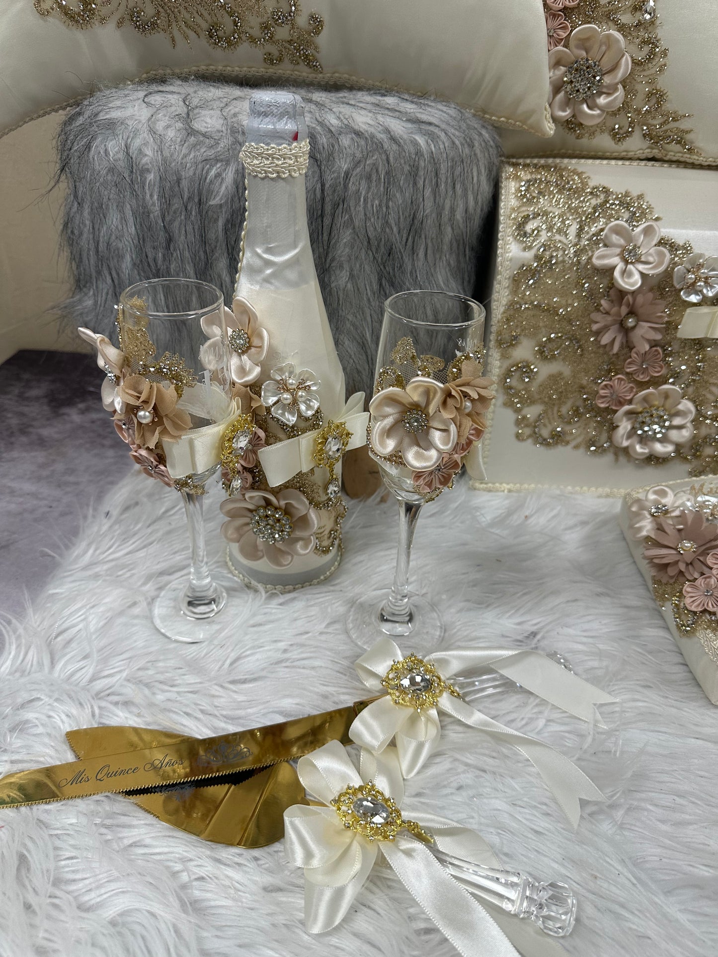 Quinceañera pillow set