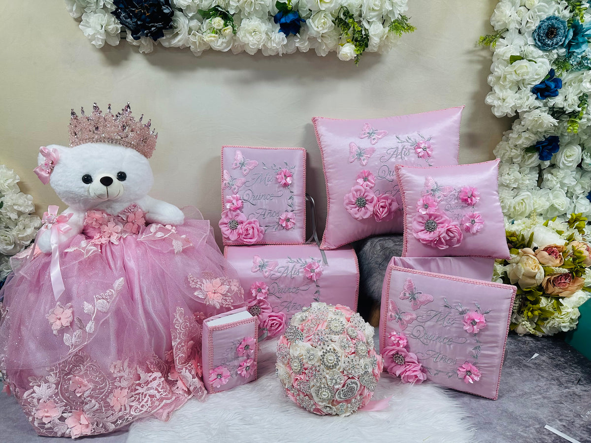 Quinceañera pillow set